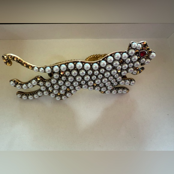 Metal Crystal Pearl Panther Ring Aged Gold✨🐆 - Picture 6 of 11